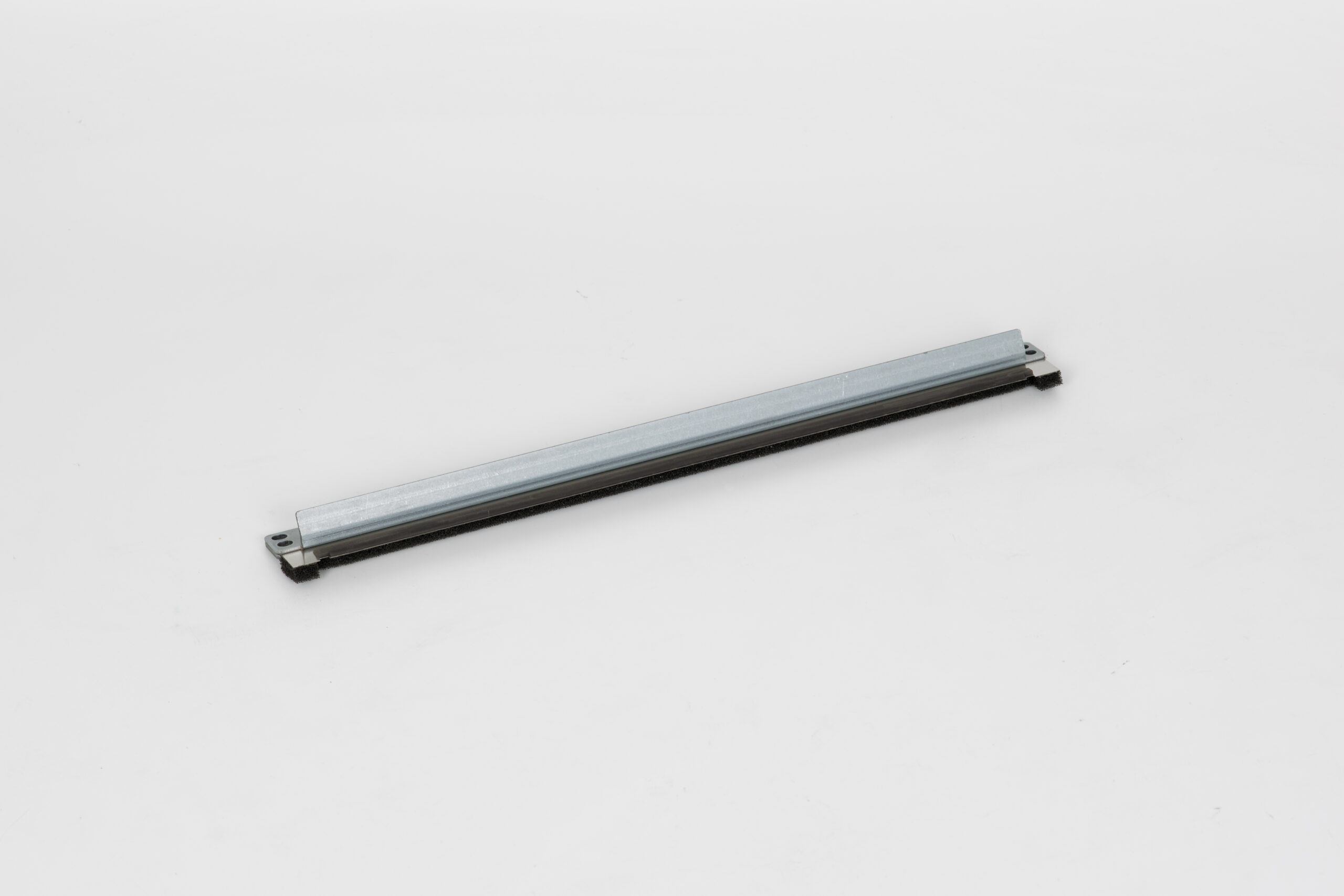 2014053 Compatible Doctor Blade - Image 1